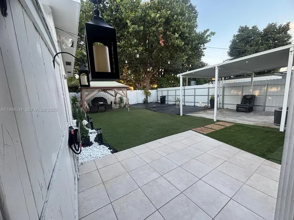 $2,700 | 434 Tamiami Boulevard, Miami, FL 33144