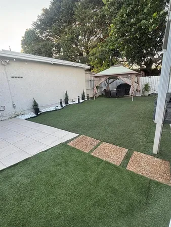 $2,700 | 434 Tamiami Boulevard, Miami, FL 33144