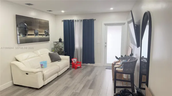 $2,700 | 434 Tamiami Boulevard, Miami, FL 33144