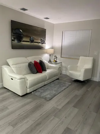 $2,700 | 434 Tamiami Boulevard, Miami, FL 33144