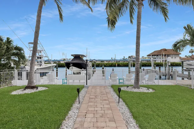 a view of outdoor space yard and patio