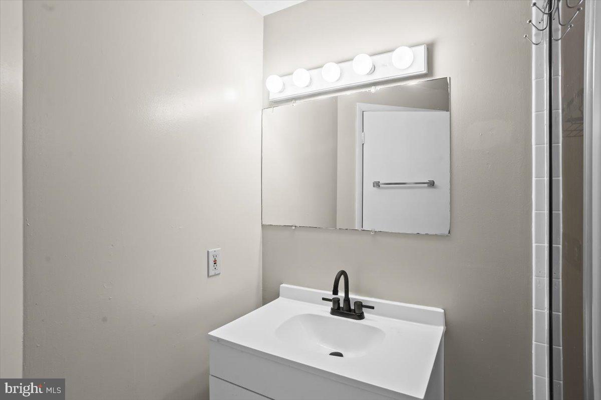 464 West Ridge Road Elizabethtown, PA 17022 - Photo 18 of 25 Sleek modern bathroom with bright lighting.