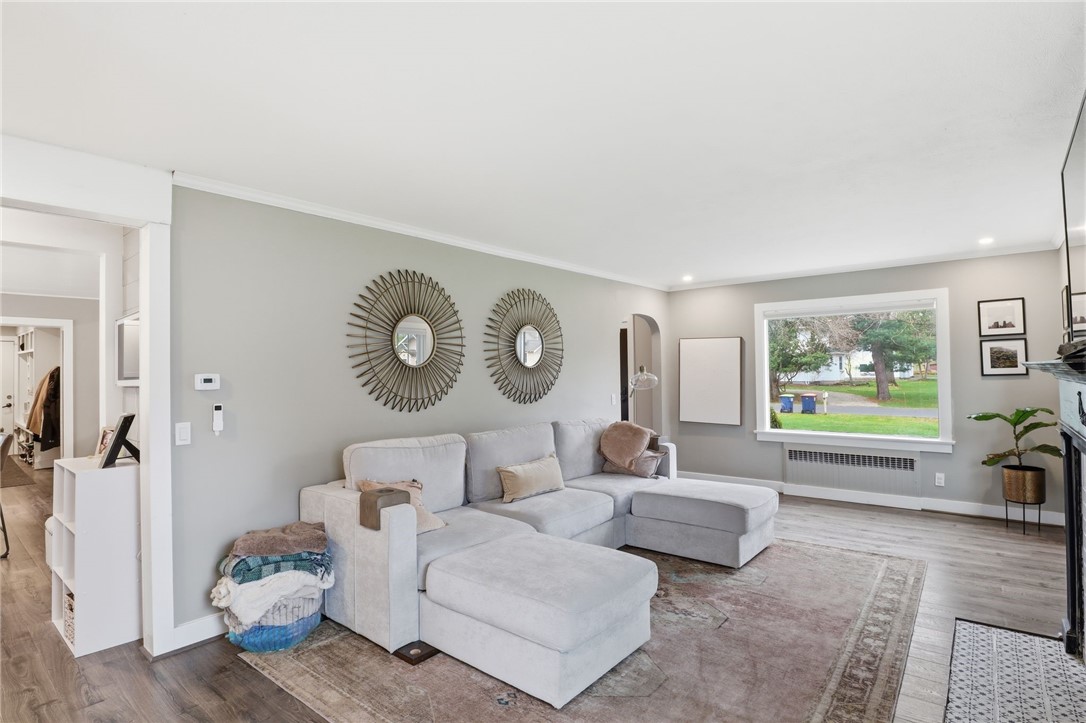 146 East Brook Road Pittsford, NY 14534 - Photo 5 of 41