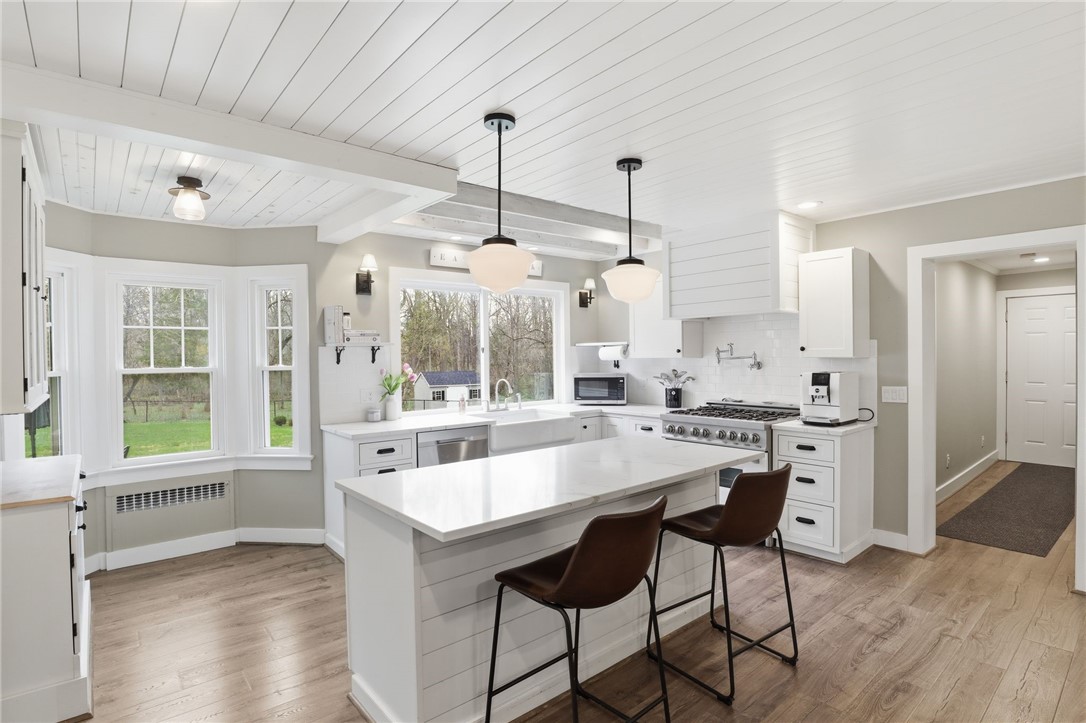 146 East Brook Road Pittsford, NY 14534 - Photo 8 of 41 Kitchen