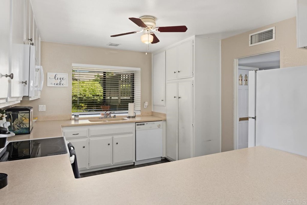 1729 Pala Lake Drive Fallbrook, CA 92028 - Photo 11 of 33