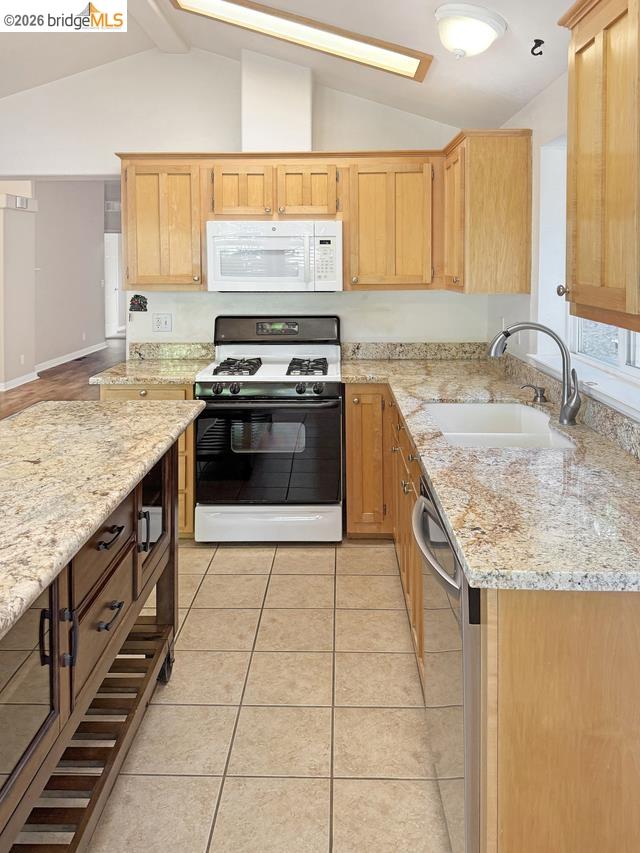 23732 Parrotts Ferry Road, Unit 9 Columbia, CA 95310 - Photo 9 of 32 Gallery Image 9