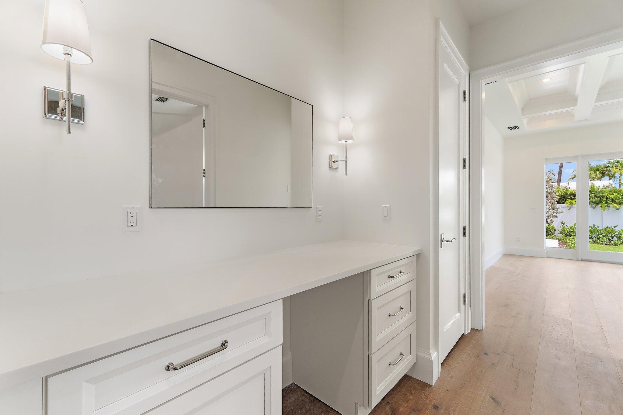 131 Dory Road South North Palm Beach, FL 33408 - Photo 18 of 80 Primary Dressing Area