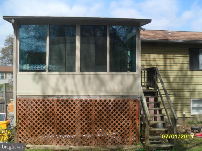 5604 Westgate Road Lanham, MD 20706 - Photo 14 of 18 Back of sun room