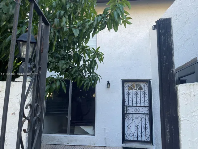 $2,900 | 11342 Southwest 70th Terrace, Unit 11342, Miami, FL 33173