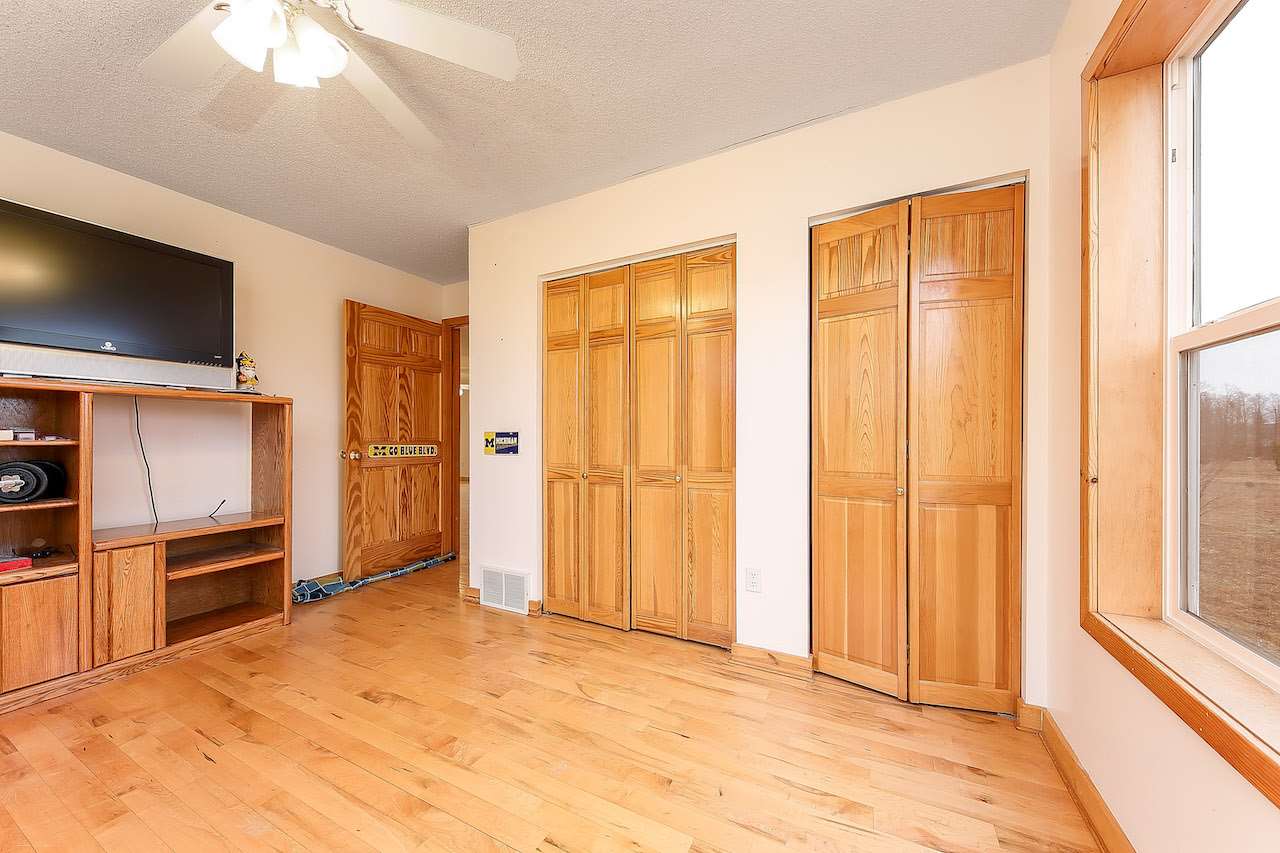11153 Homestead Road Beulah, MI 49617 - Photo 12 of 28 1859914-11.JPG