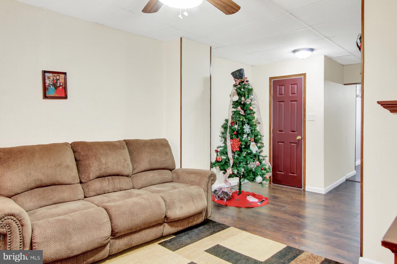 231 Chestnut Street Reading, PA 19611 - Photo 2 of 18 Gallery Image 2