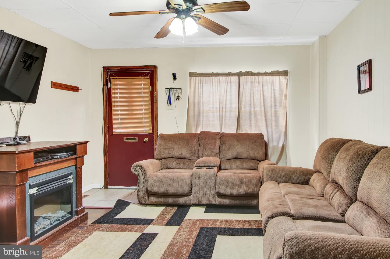 231 Chestnut Street Reading, PA 19611 - Photo 3 of 18 Gallery Image 3