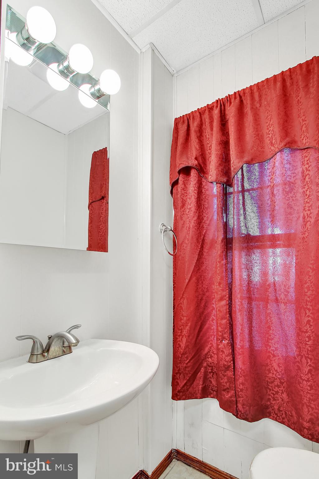 231 Chestnut Street Reading, PA 19611 - Photo 9 of 18 Gallery Image 9