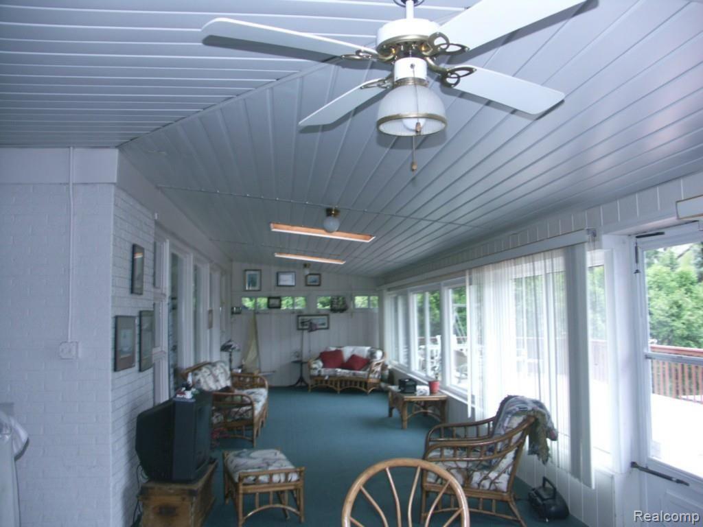 3105 Riverside Drive Port Huron, MI 48060 - Photo 7 of 28 PICT0028.jpg