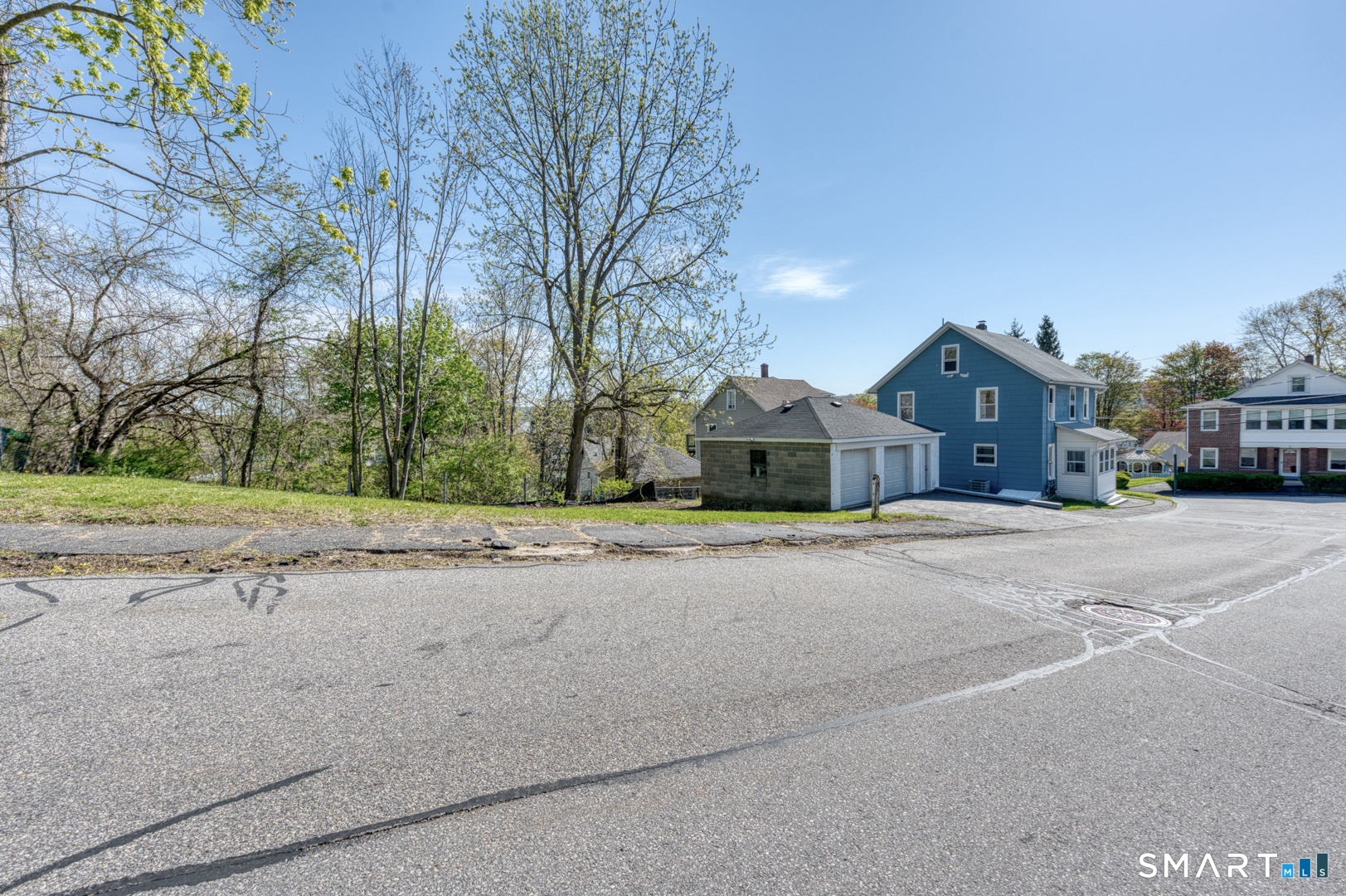 84 Jackson Street Torrington, CT 06790 - Photo 32 of 40