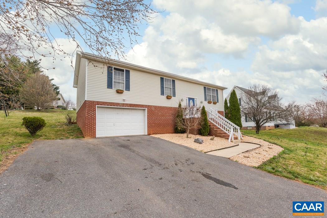 239 Long Meadow Road Fishersville, VA 22939 - Photo 2 of 43 Gallery Image 2