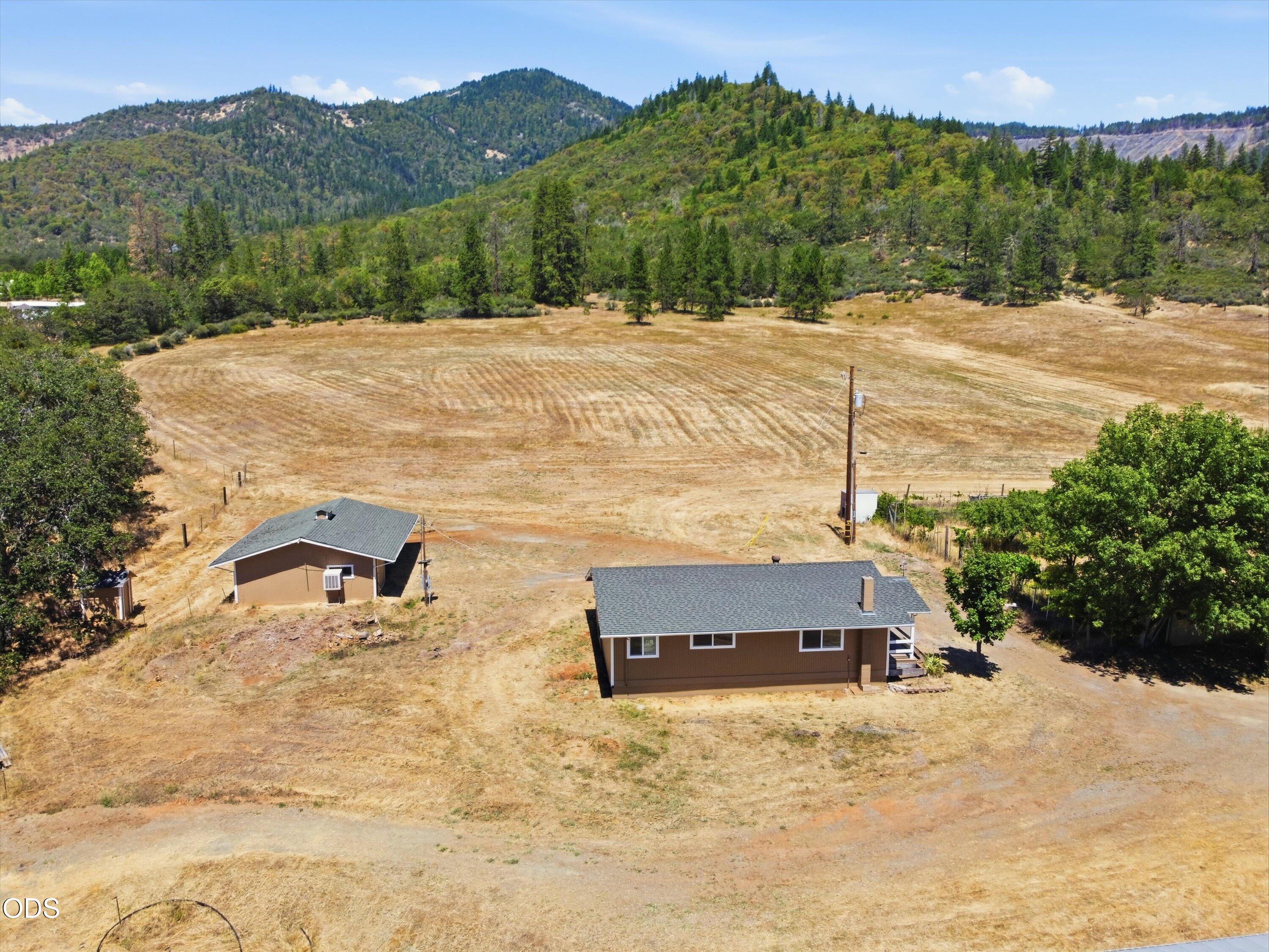 8960 North Applegate Road Grants Pass, OR 97527 - Photo 32 of 37