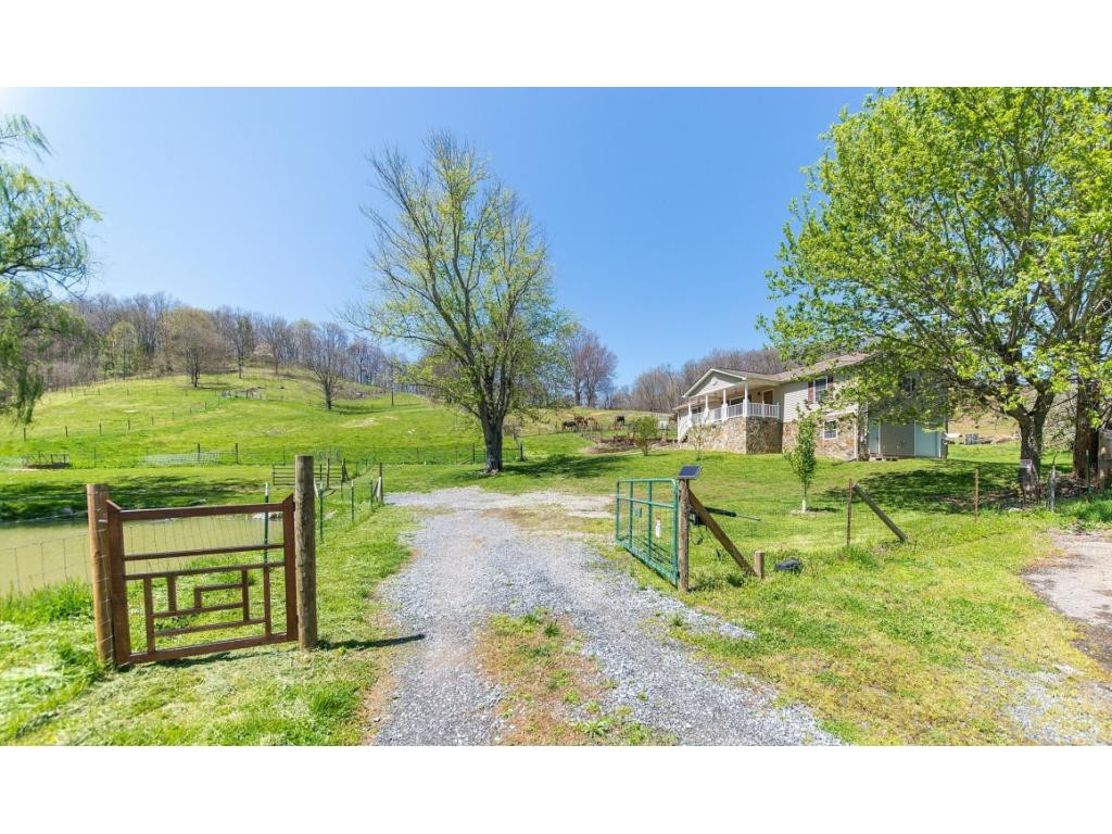 240 N Road Johnson City, TN 37601 - Photo 1 of 17 Photo 1
