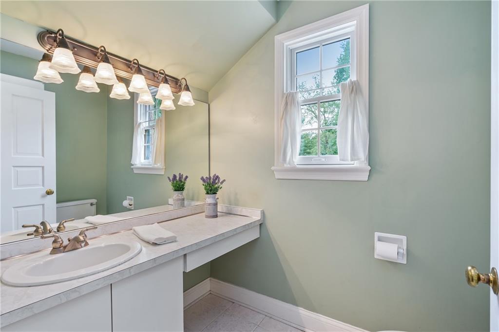 715 Old Mill Road Pittsburgh, PA 15238 - Photo 17 of 46 1st floor powder room