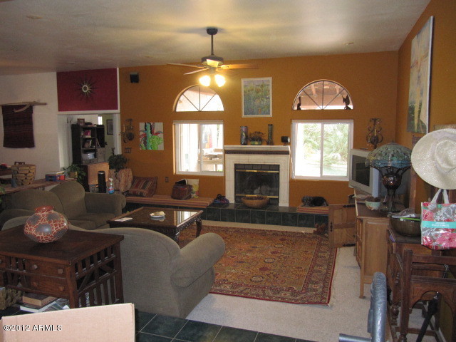 1111 West Joy Ranch Road Phoenix, AZ 85086 - Photo 4 of 13 Living