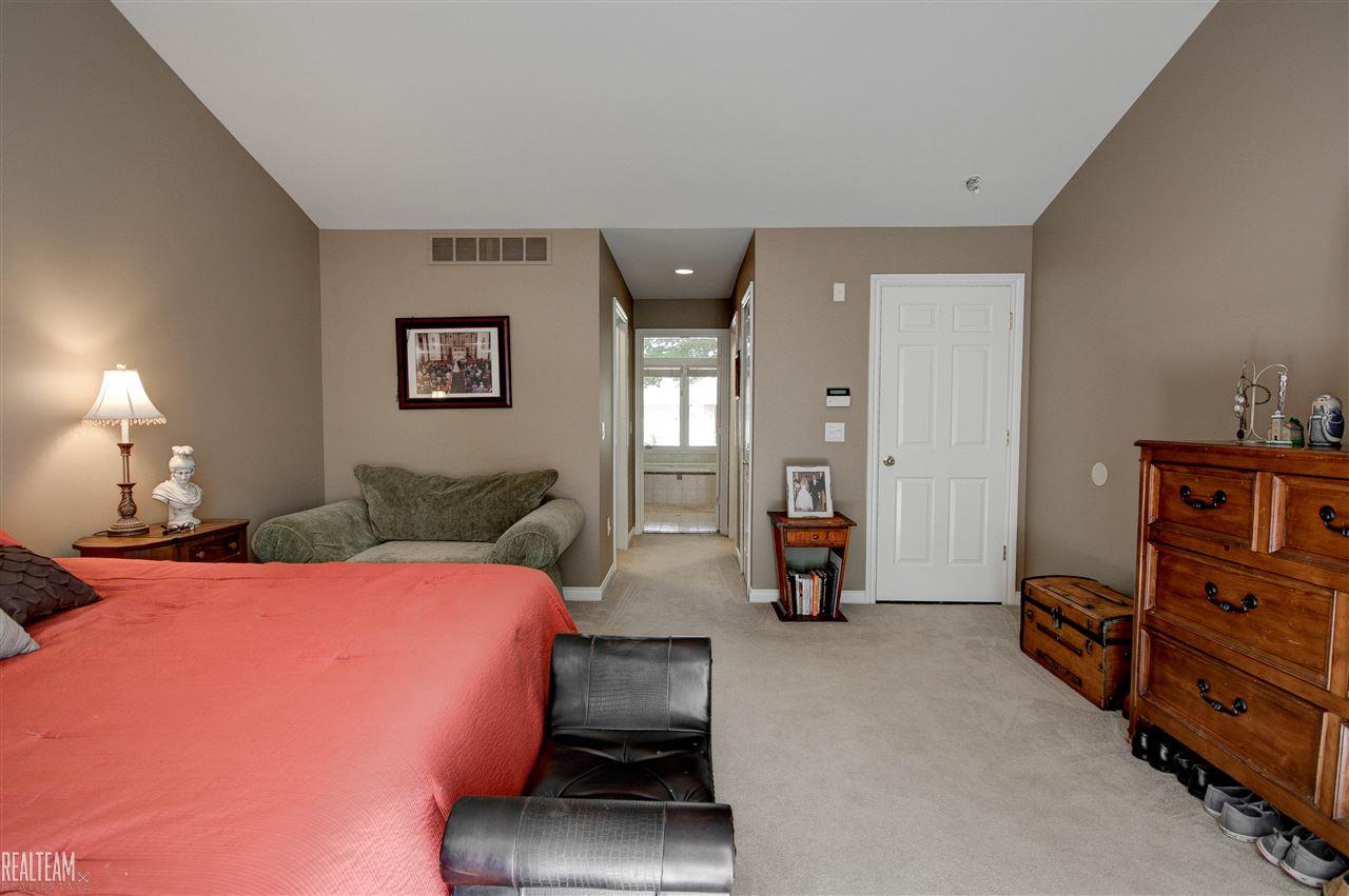 921 Dakota Rochester Hills, MI 48307 - Photo 20 of 46