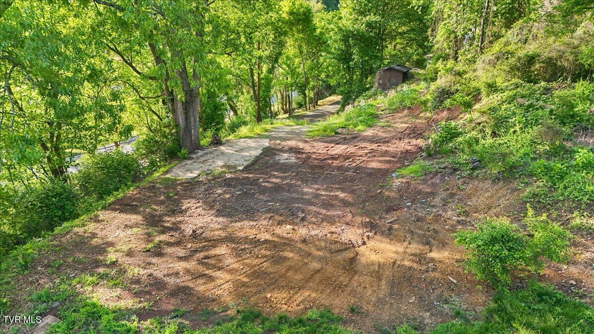 112 Grant Parlier Road Elizabethton, TN 37643 - Photo 8 of 22 07-DJI_20260429182246_0553_D