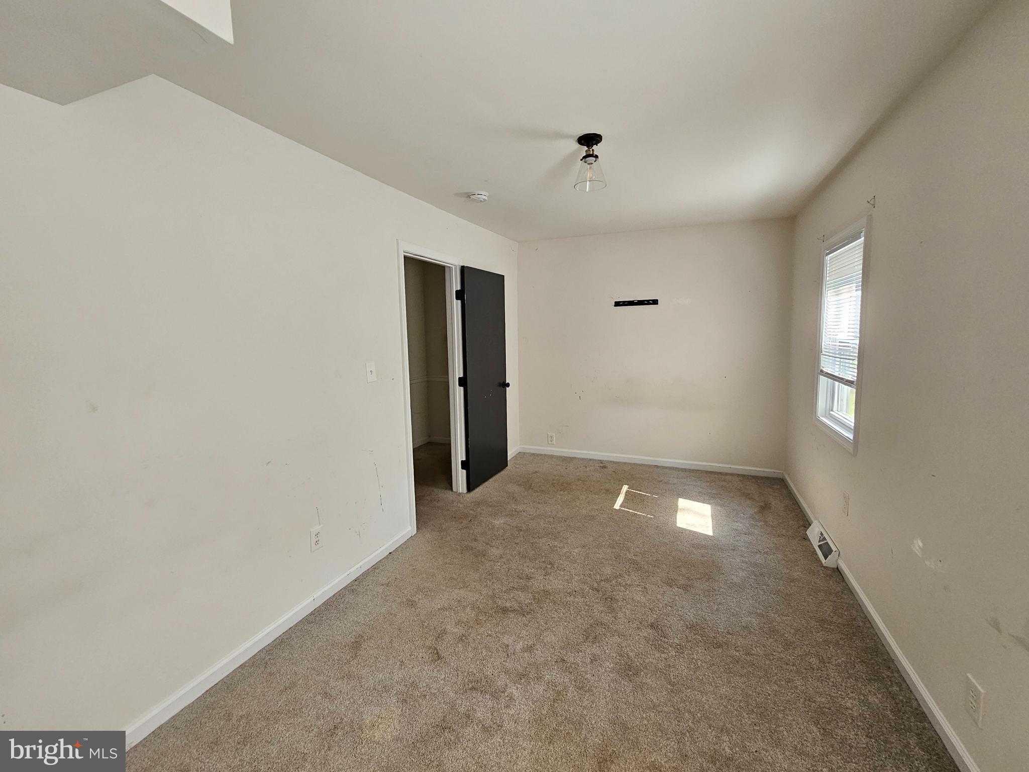 941 Conewago Creek Road Manchester, PA 17345 - Photo 17 of 22 an empty room with windows