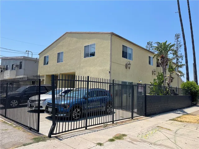 $2,100,000 | 6512 Balboa Boulevard, Van Nuys, CA 91406