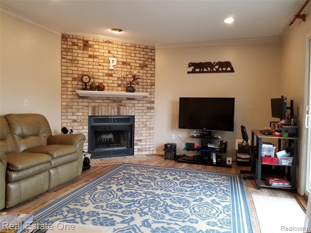 41507 Simcoe Drive Canton, MI 48188 - Photo 6 of 34