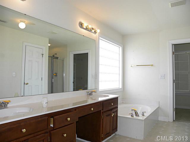 2147 Copperplate Road Charlotte, NC 28262 - Photo 12 of 16 Gallery Image 12