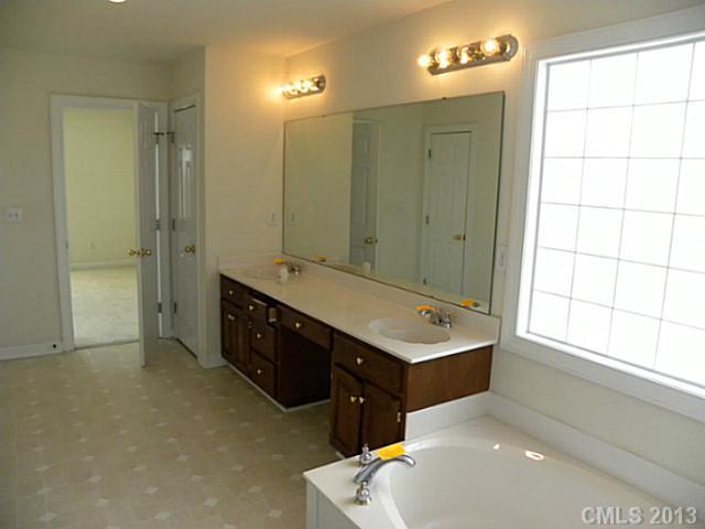 2147 Copperplate Road Charlotte, NC 28262 - Photo 14 of 16 Gallery Image 14