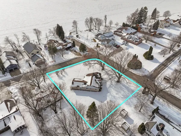 $349,900 | 616 Lake Shore Drive, Cadillac, MI 49601