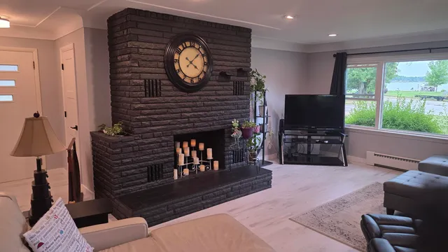 $356,900 | 616 Lake Shore Drive, Cadillac, MI 49601