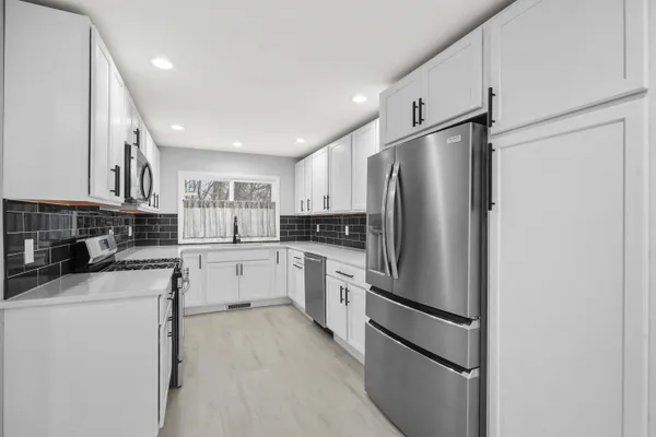 $349,900 | 616 Lake Shore Drive, Cadillac, MI 49601