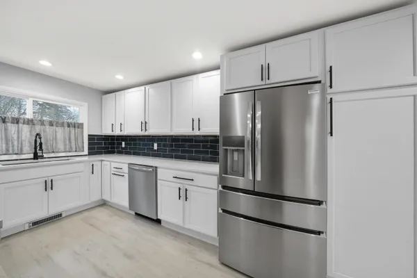 $349,900 | 616 Lake Shore Drive, Cadillac, MI 49601