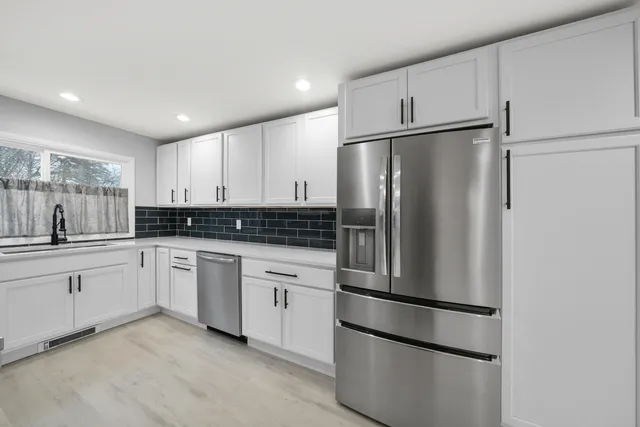 $349,900 | 616 Lake Shore Drive, Cadillac, MI 49601