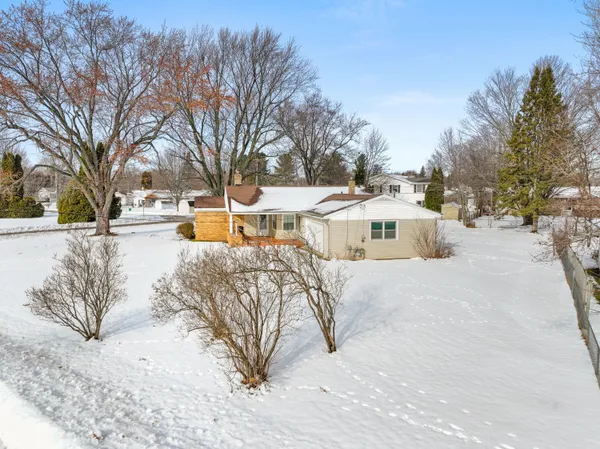 $349,900 | 616 Lake Shore Drive, Cadillac, MI 49601