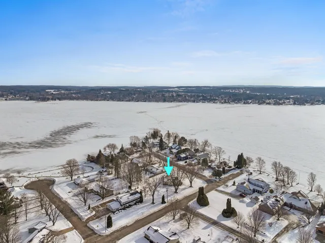 $349,900 | 616 Lake Shore Drive, Cadillac, MI 49601