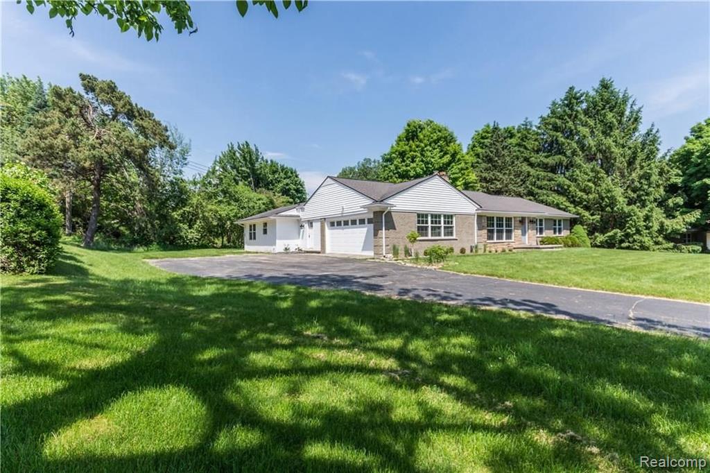 77 Randolph Road Rochester Hills, MI 48309 - Photo 1 of 32