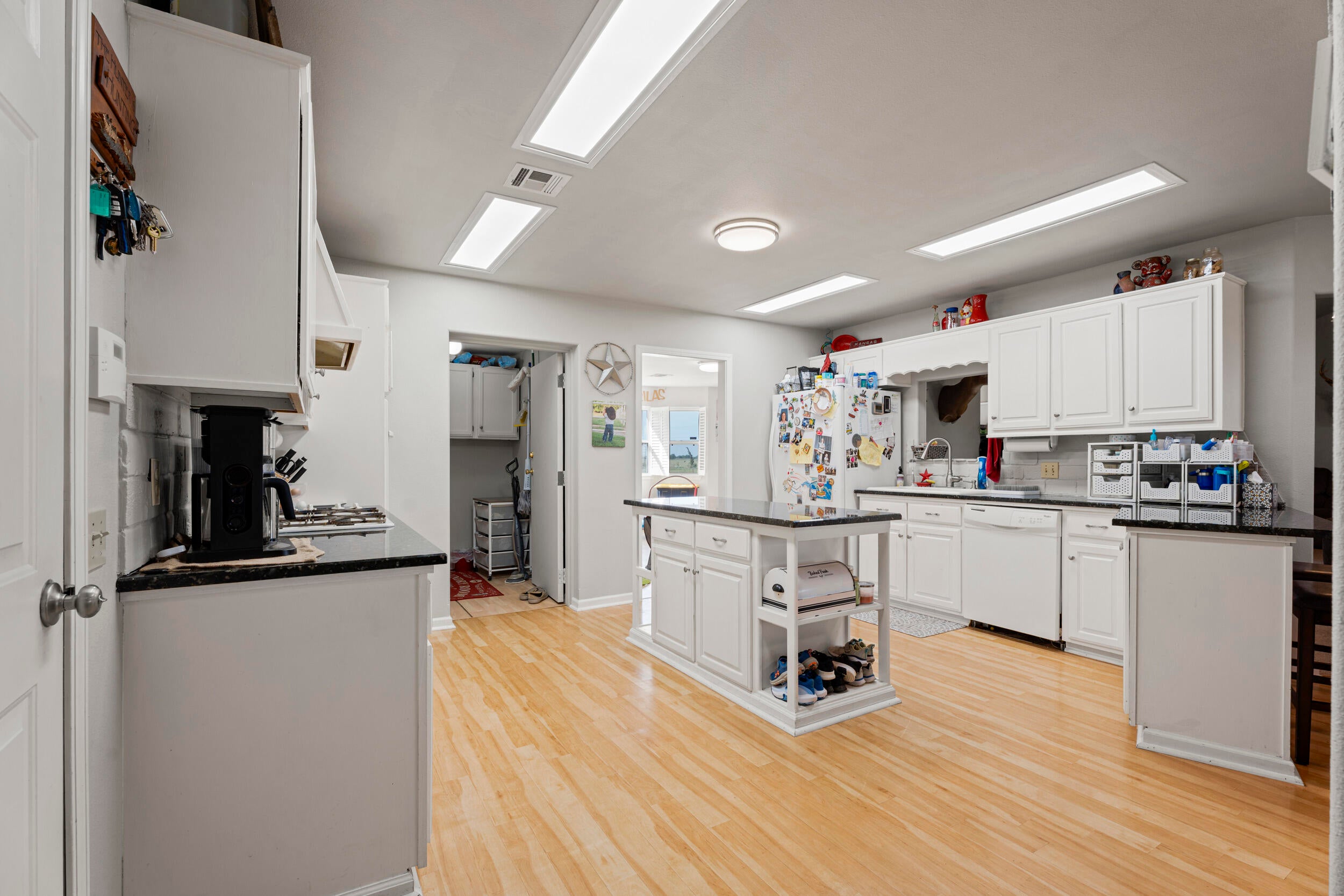 439990 East 180 Road Bluejacket, OK 74333 - Photo 12 of 46 Kitchen