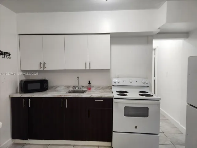 $1,400 | 16031 Northeast 18th Place, Unit 1B, North Miami Beach, FL 33162