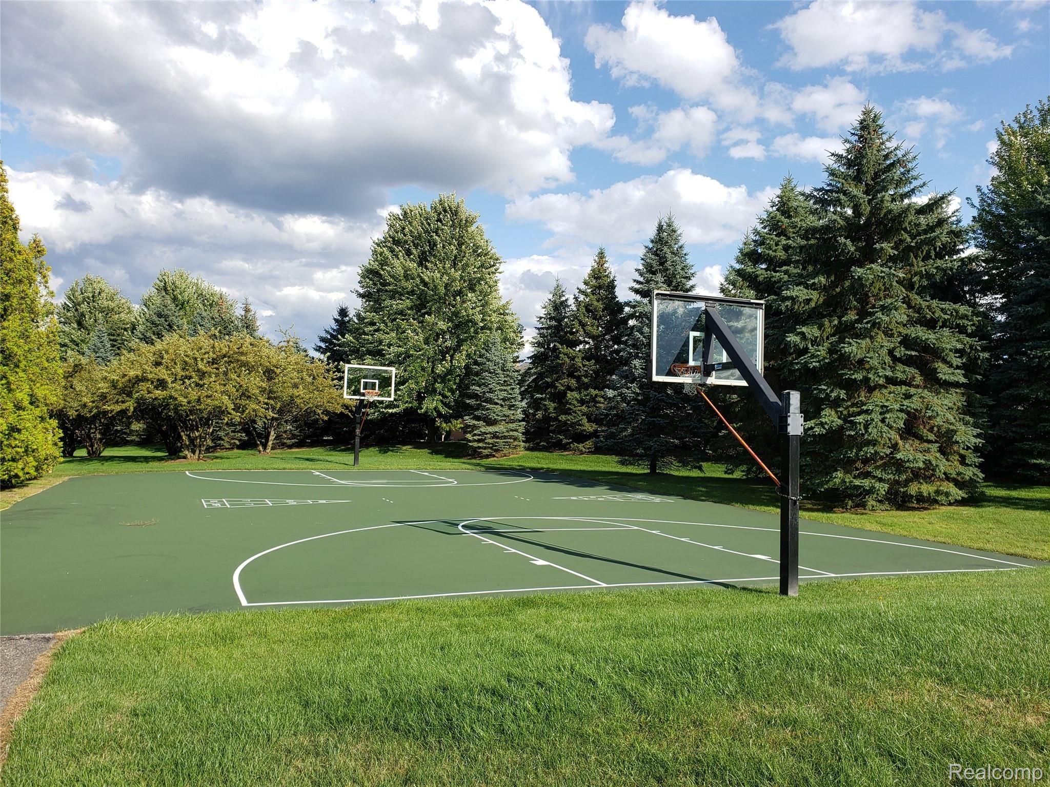 1379 Copper Circle, Unit 35 Rochester, MI 48306 - Photo 43 of 47 BASKETBALL COURTS WITH NEARBY PARKING