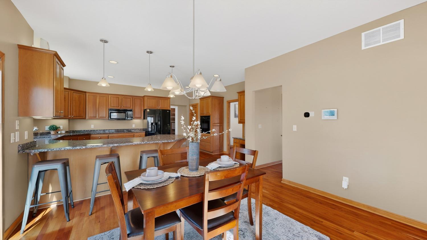 4823 Scenic Oak Drive Southwest Rochester, MN 55902 - Photo 9 of 57