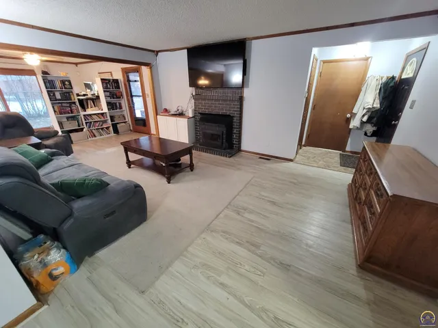 $195,000 | 1906 Southwest Belle Avenue, Topeka, KS 66604