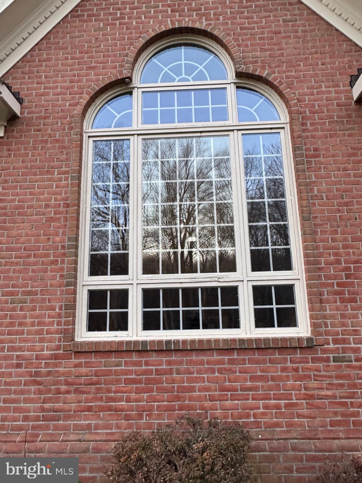 9409 Elizabeth Court Fulton, MD 20759 - Photo 17 of 75 Custom Windows in Great Room