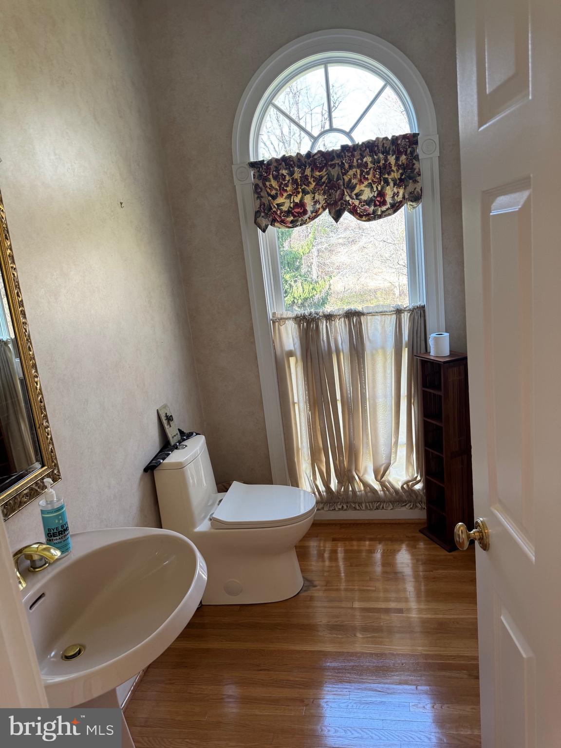 9409 Elizabeth Court Fulton, MD 20759 - Photo 28 of 75 Half Bath #1 - Main Level