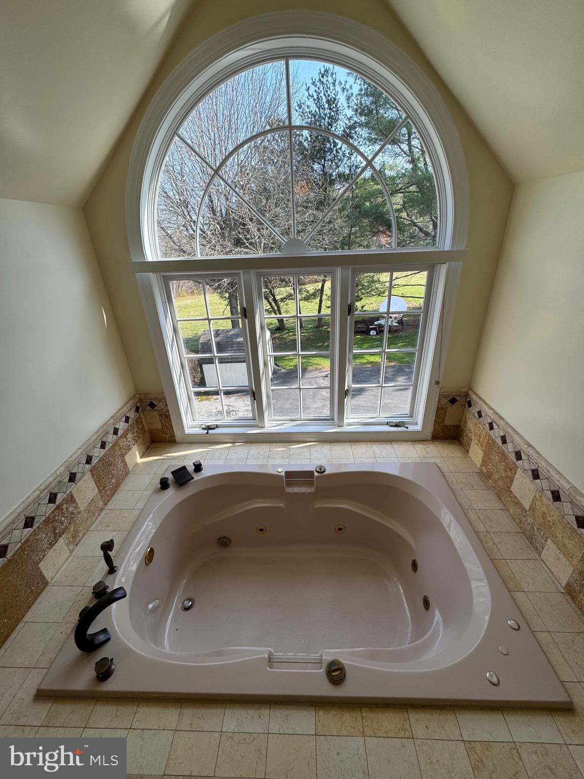 9409 Elizabeth Court Fulton, MD 20759 - Photo 52 of 75 View of Primary Bathroom Whirlpool tub