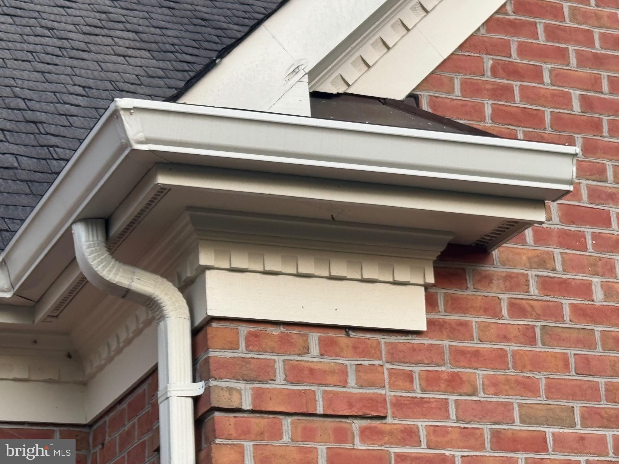 9409 Elizabeth Court Fulton, MD 20759 - Photo 9 of 75 Close-up of Dentil Moulding and Gutters