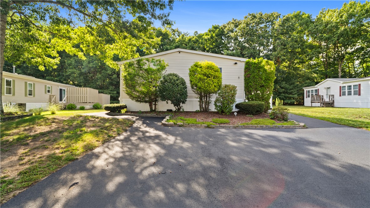 8 Lisa's Way Coventry, RI 02816 - Photo 2 of 36 Gallery Image 2