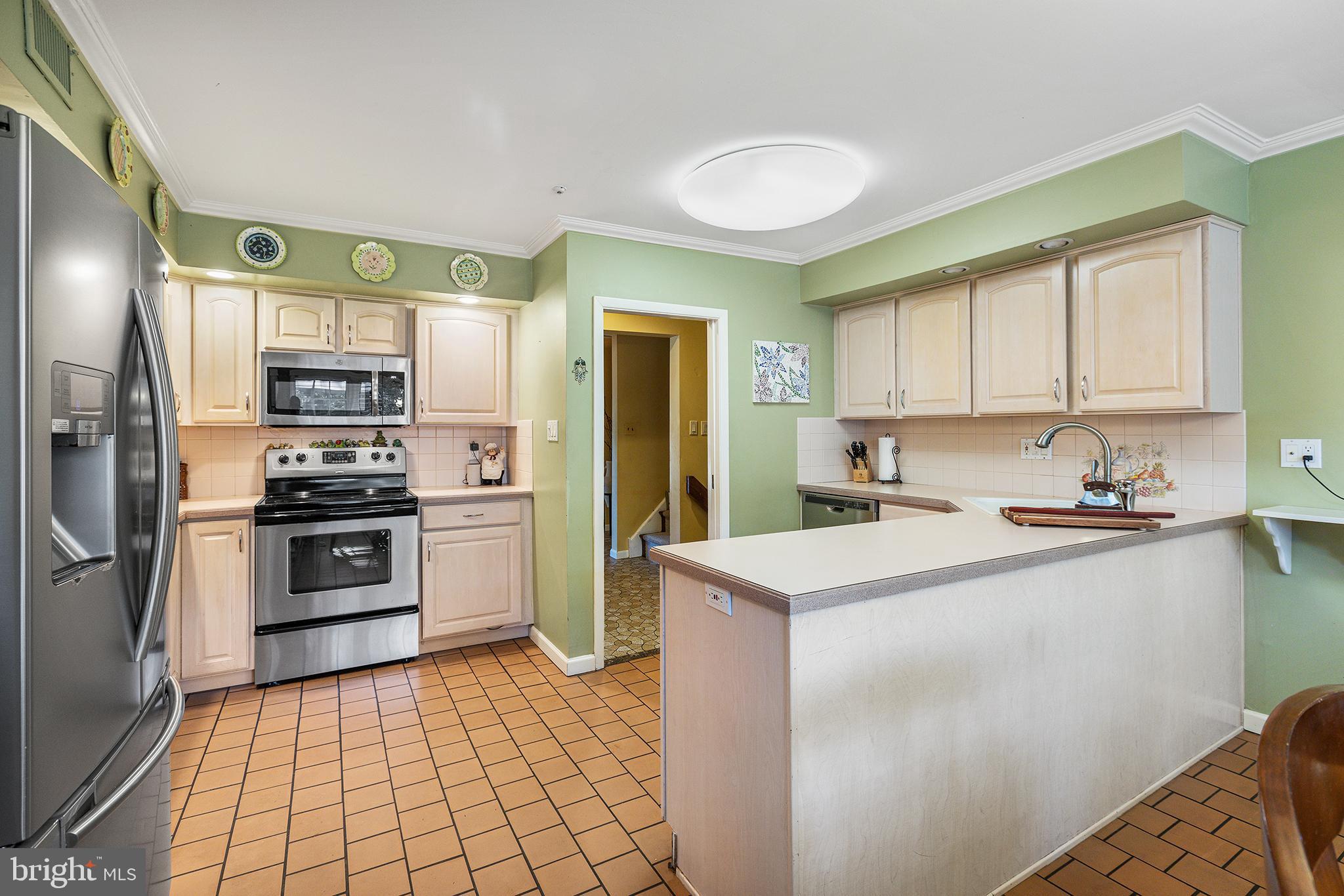1264 Mettler Road Huntingdon Valley, PA 19006 - Photo 7 of 26 Kitchen